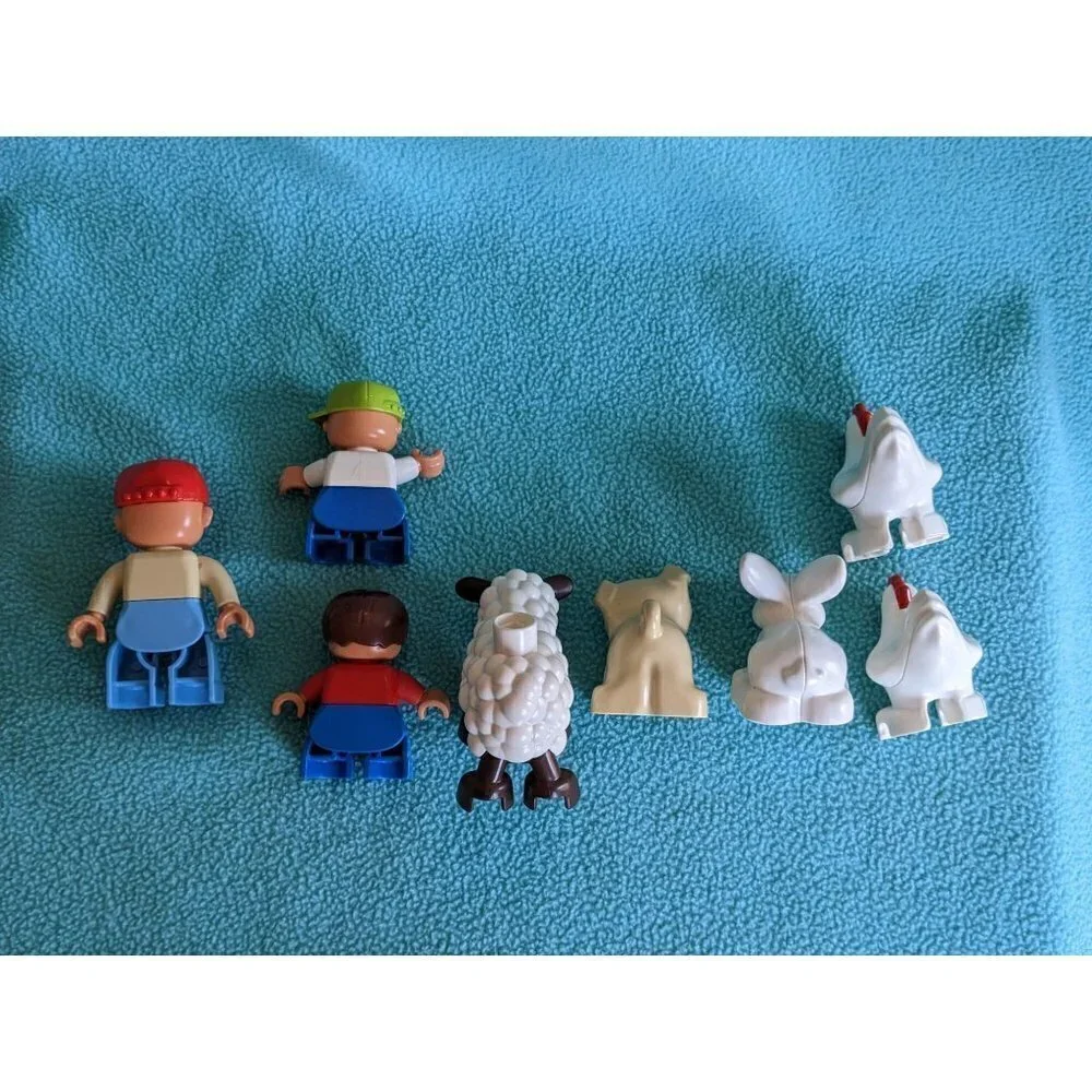 8 Piece Lego Duplo Town Farm Animals People Figurines Replacements Bundle Lot